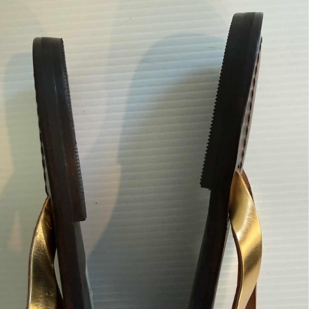 GARNET HILL Gold Sandals - Picture 7 of 10